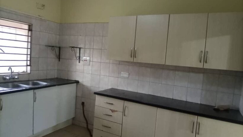 2-bedroom-flat-for-rent-in-roma-big-3