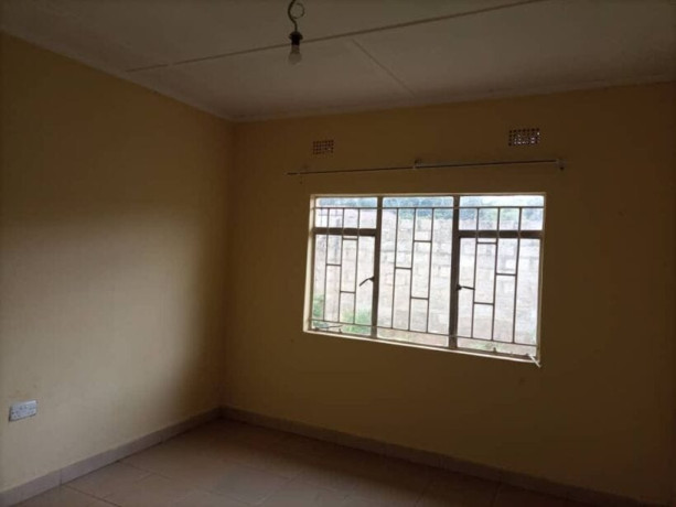 2-bedroom-flat-for-rent-in-roma-big-2