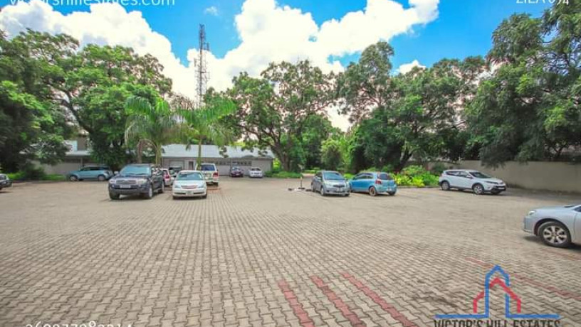 office-space-for-rent-in-rhodespark-big-1