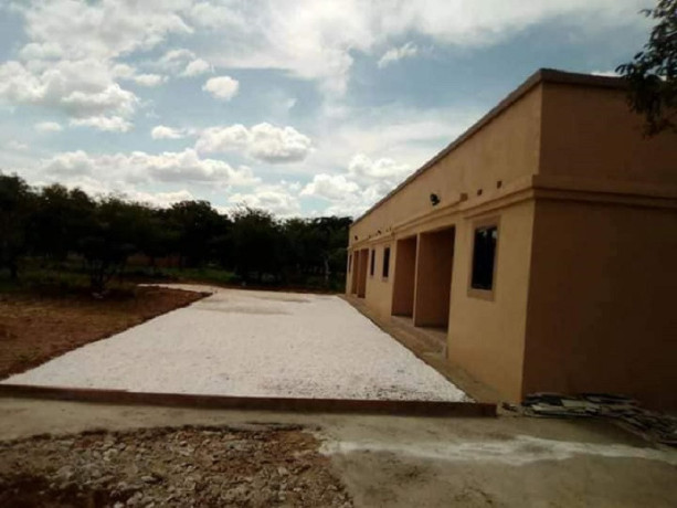 1-bedroom-flat-for-rent-in-kabangwe-big-5