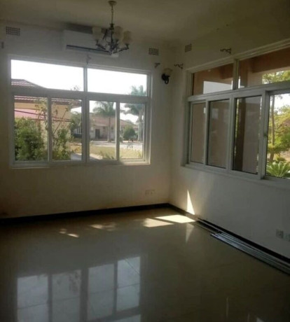 neat-and-spacious-3-bedroom-house-for-sale-in-silverest-big-4