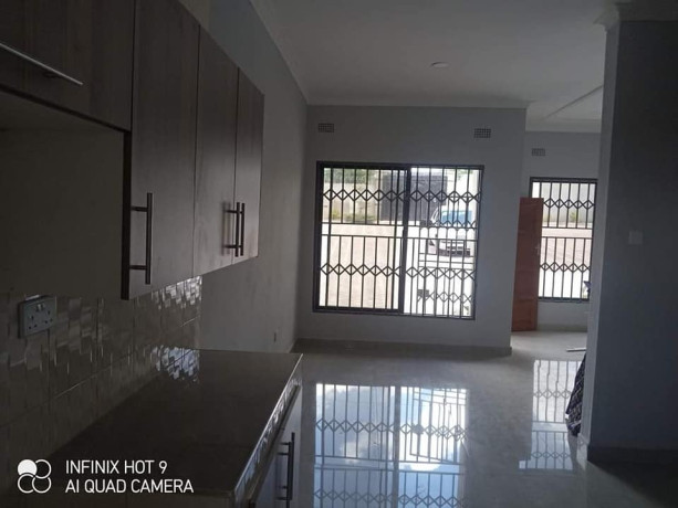 2-bedroom-flat-for-rent-in-ibex-hill-big-2