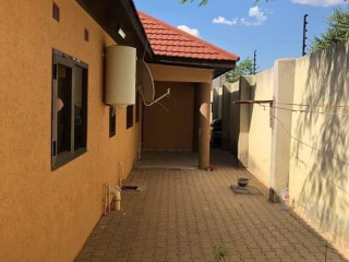 3 Bedroom Flat For Rent In Ibex Hill