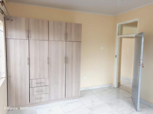 3-bedroom-flat-for-rent-in-chalala-big-4