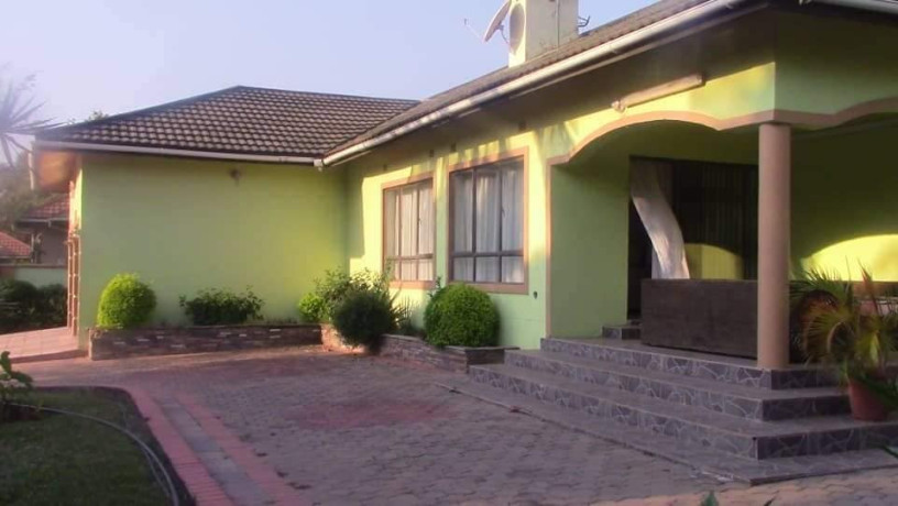 4-bedroom-stand-alone-house-for-rent-in-chudleigh-big-1