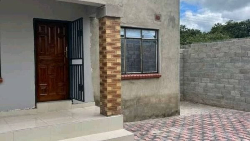 2-bedroom-flat-for-rent-in-meanwood-kwamwena-big-1