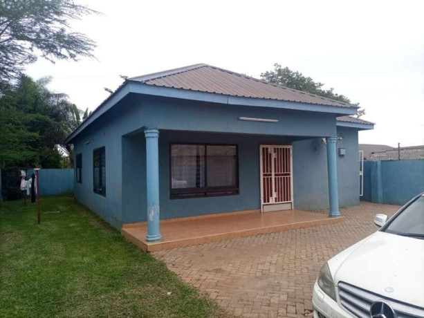 2-bedroom-standalone-house-for-rent-in-woodlands-big-6