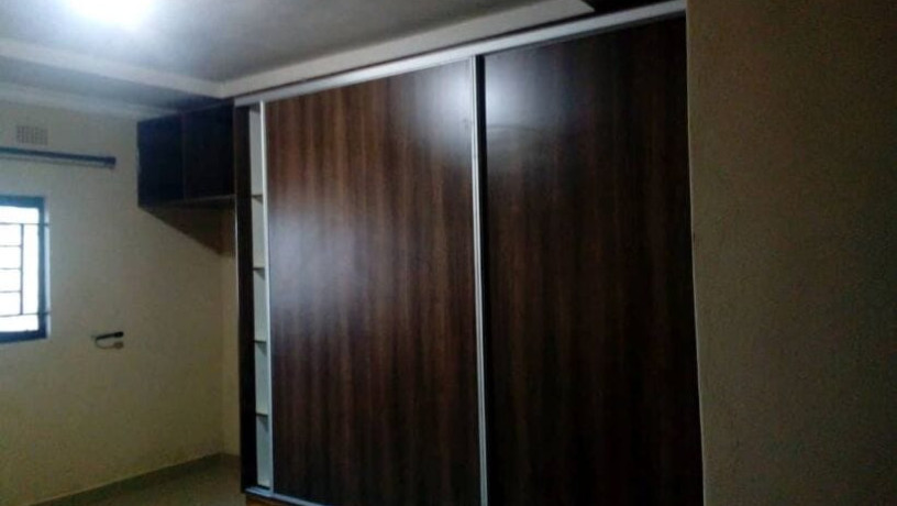 3-bedroom-flat-for-rent-in-chalala-big-6