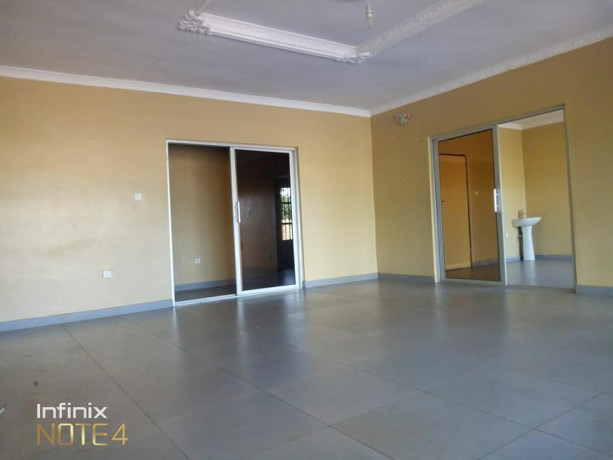 3-bedroom-flat-for-rent-in-chalala-big-2