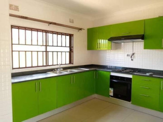 3 Bedroom Flat For Rent in Lilayi