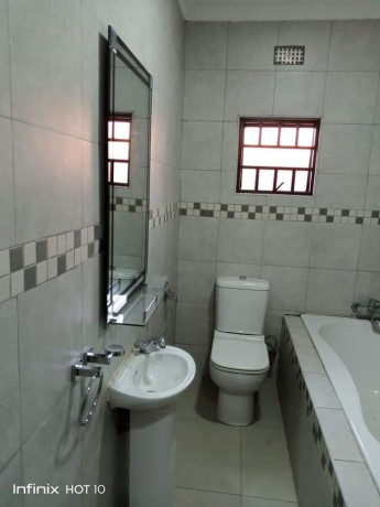 3-bedroom-flat-for-rent-in-lilayi-big-1