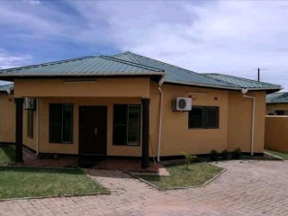 3 Bedroom Flat For Rent in Mass Media