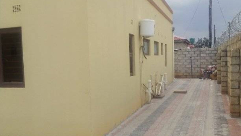 2-bedroom-flat-for-rent-in-chalala-big-5