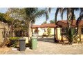 2-bedroom-house-for-rent-in-roma-small-3
