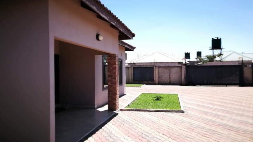 3-bedroom-semi-detached-flat-for-rent-in-chalala-big-8