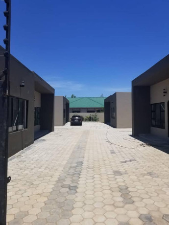 2-bedroom-flats-for-rent-in-meanwood-ibex-hill-big-7