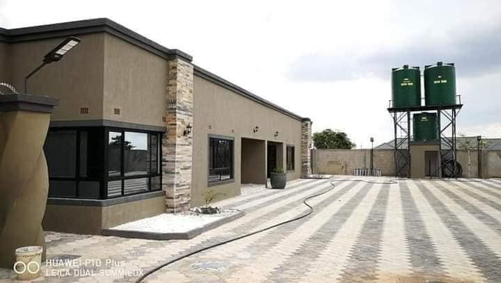 3-bedroom-flat-for-rent-in-chalala-big-7