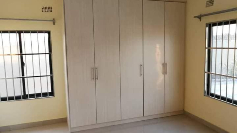 3-bedroom-flat-for-rent-in-lilayi-big-1