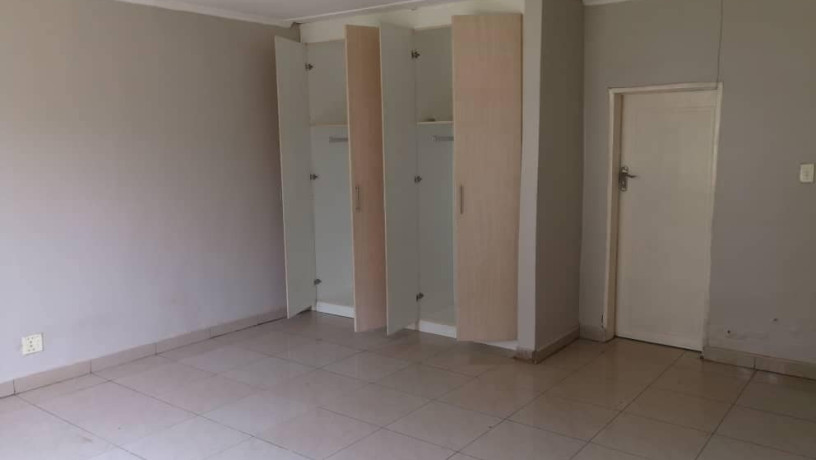 3-bedroom-flat-for-rent-in-chalala-big-4