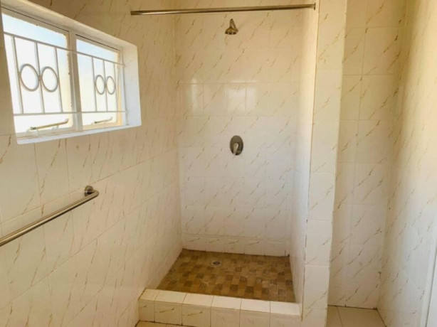 3-bedroom-flats-for-rent-in-new-kasama-big-5