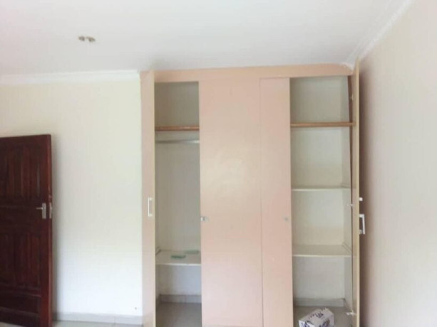 3-bedroom-flat-for-rent-in-chalala-big-5