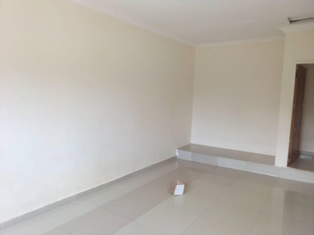 3-bedroom-flat-for-rent-in-chalala-big-3