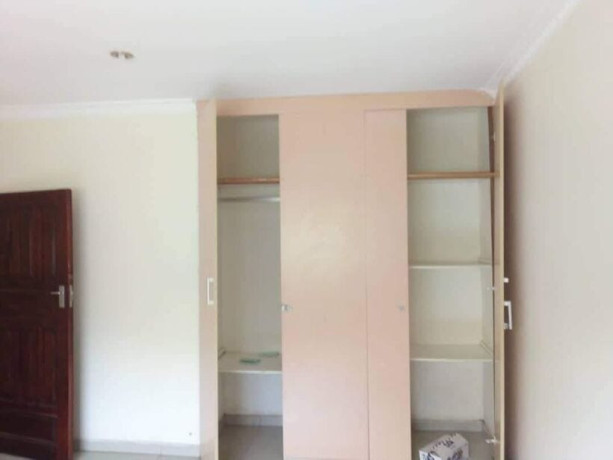 3-bedroom-flat-for-rent-in-chalala-big-4