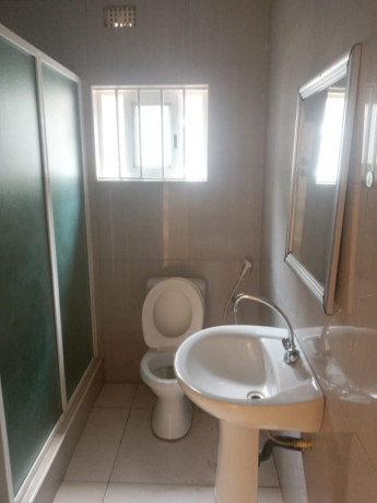 2-bedroom-flat-for-rent-in-makeni-big-3