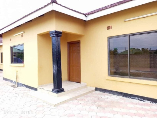 3-bedroom-flat-for-rent-in-chalala-big-0