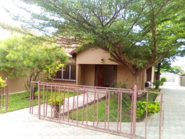 3-bedroom-house-for-rent-in-roma-big-2