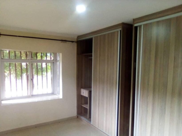 3-bedroom-house-for-rent-in-roma-big-3