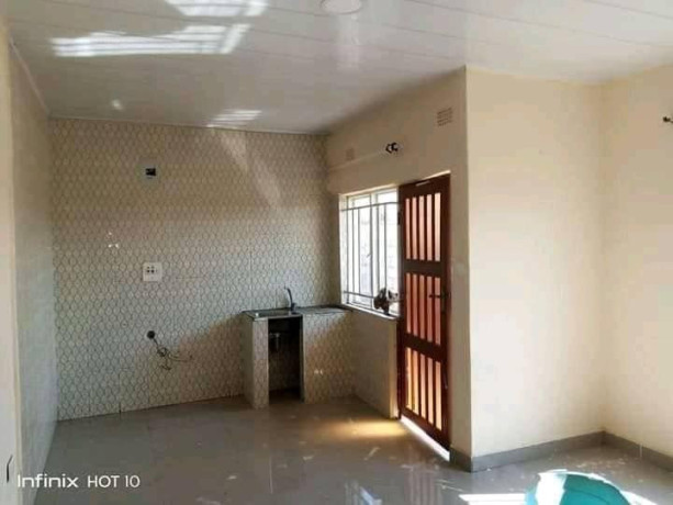 1-bedroom-flat-for-rent-in-chalala-big-2