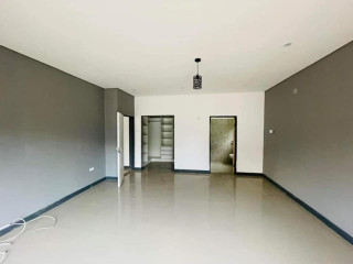 3 Bedroom Flat For Rent In Ibex Hill