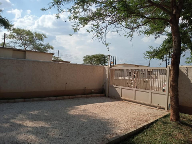 4-bedroom-house-for-rent-in-waterfalls-big-6