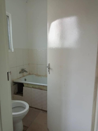 2-bedroom-flat-for-rent-in-new-avondale-big-7