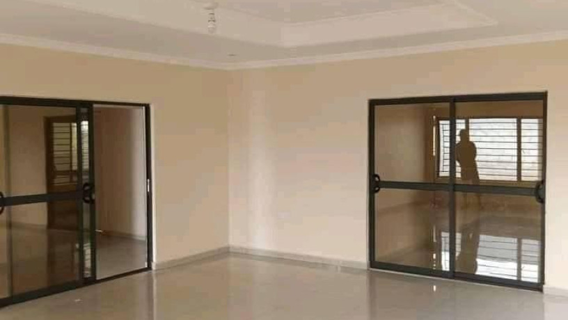 3-bedroom-flat-for-rent-in-chalala-big-3