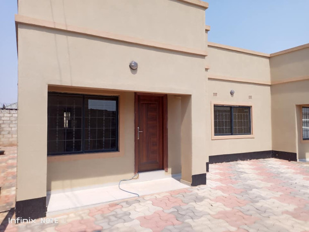 2-bedroom-flat-for-rent-in-lilayi-big-5