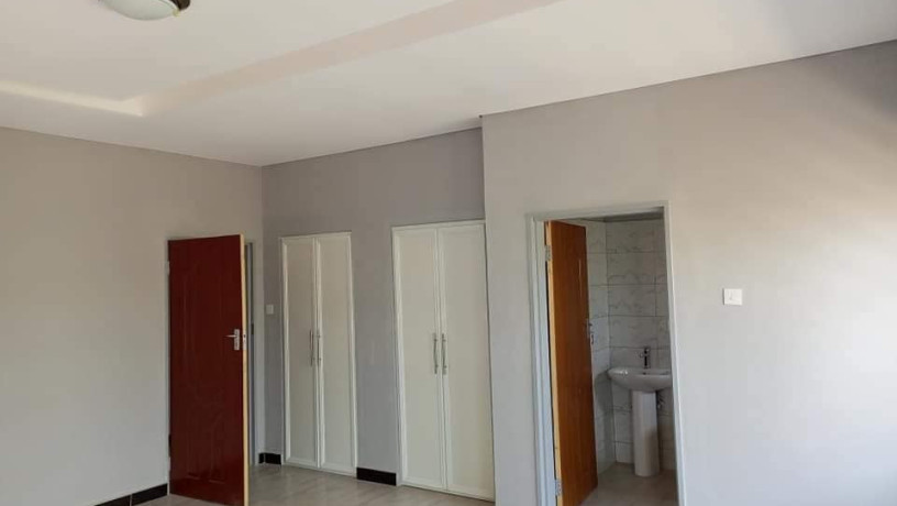 3-bedroom-semi-detached-house-for-rent-in-meanwood-ndeke-big-7