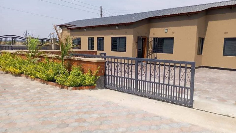 3-bedroom-semi-detached-house-for-rent-in-meanwood-ndeke-big-3