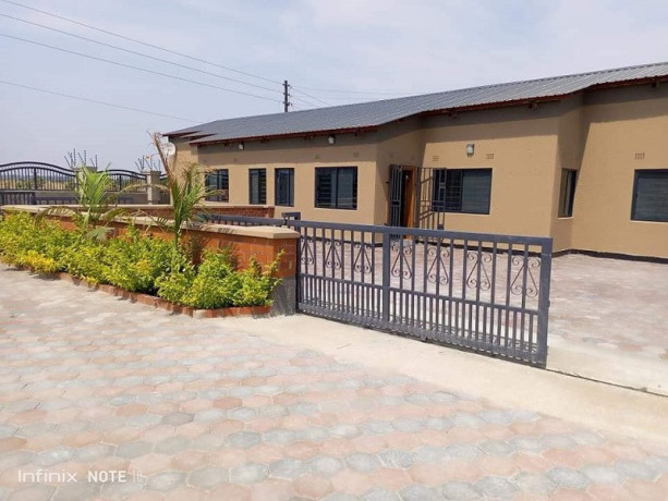 3-bedroom-semi-detached-house-for-rent-in-meanwood-ndeke-big-3