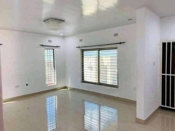 3-bedroom-flat-for-rent-in-ibex-hill-big-4