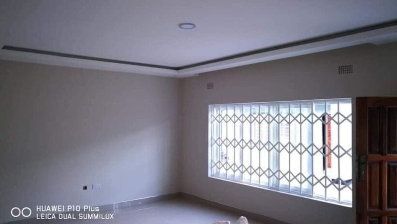 2-bedroom-flat-for-rent-in-chalala-big-7