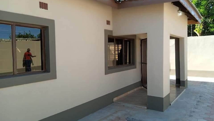 2-bedroom-flat-for-rent-in-chalala-big-3