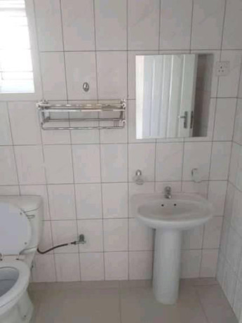 neat-2-bedroom-flat-for-rent-in-olympia-big-4