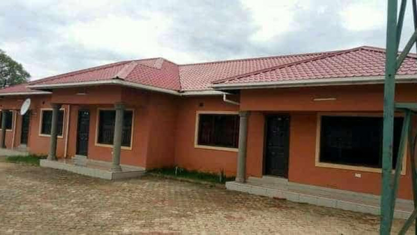 2-bedroom-flat-for-rent-in-makeni-big-0