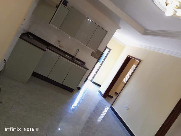 2-bedroom-flat-for-rent-in-chalala-big-5