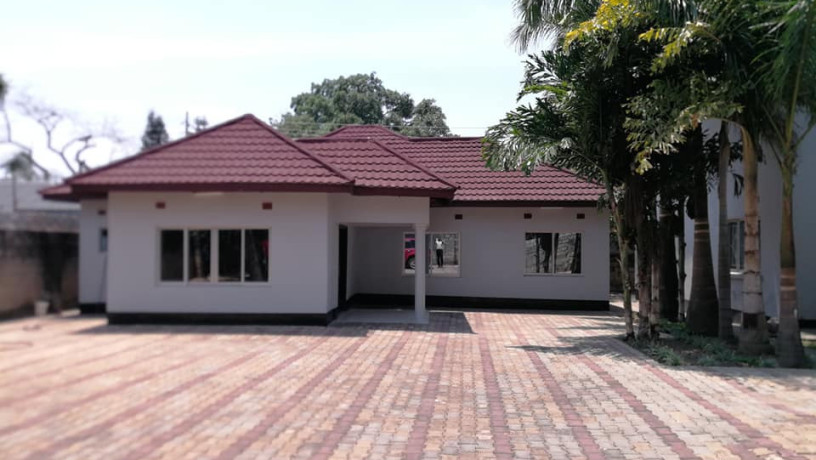 3-bedroom-standalone-house-for-rent-in-rhodespark-big-1