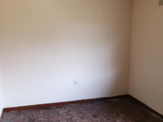 3 Bedroom Flat For Rent in Rhodespark