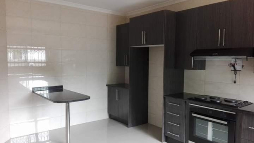 neat-3-bedroom-flats-for-rent-in-roma-big-6