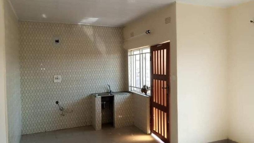 1-bedroom-flat-for-rent-in-chalala-big-3